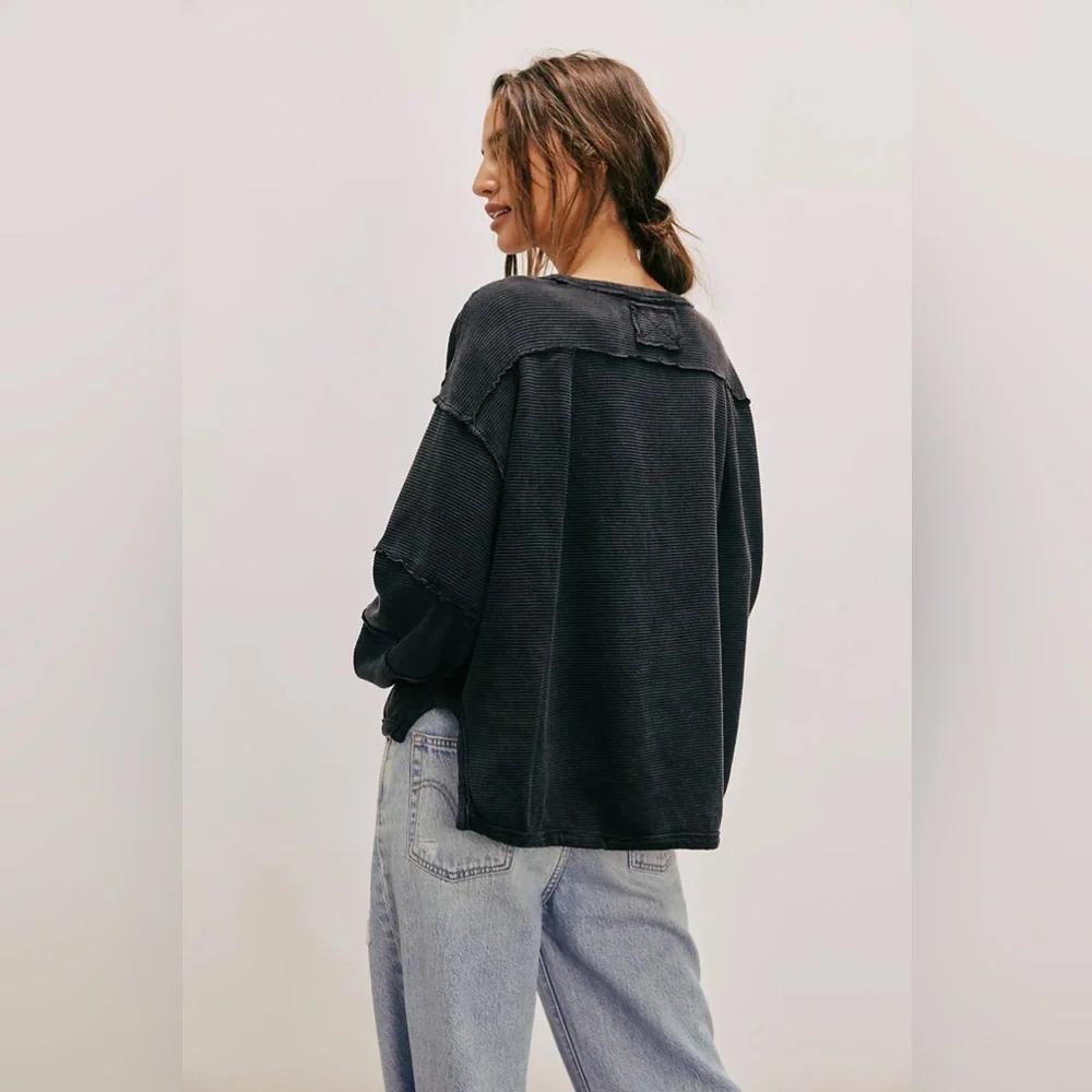 Free People Total Eclipse Tee🖤 - Picture 3 of 7